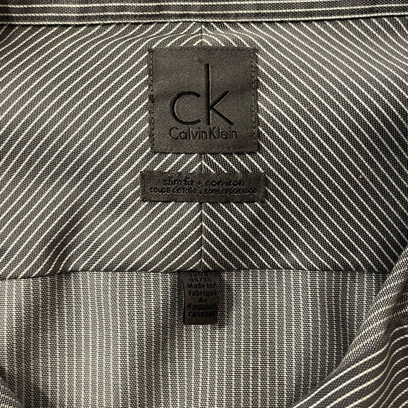 Calvin Klein slim fit non iron shirt - Picture 2 of 3